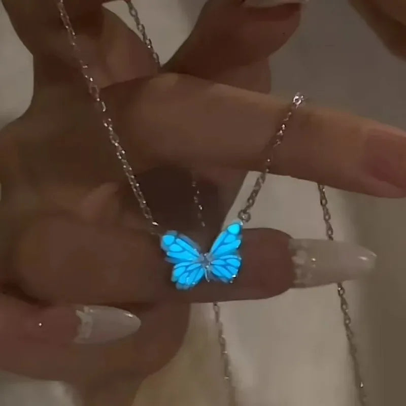 2pcs Luminous Butterfly Necklace Bracelet Set for Women Glow in The Dark Pendant Necklace Christmas New Year Party Jewelry Gift