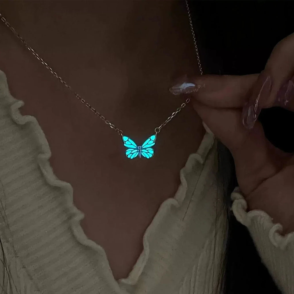 2pcs Luminous Butterfly Necklace Bracelet Set for Women Glow in The Dark Pendant Necklace Christmas New Year Party Jewelry Gift